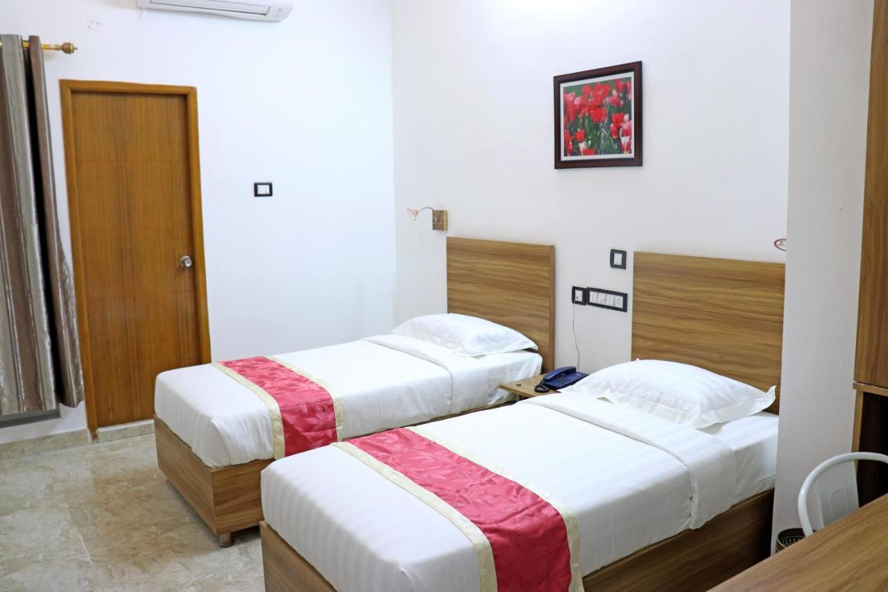 Gulnaar Guest House Chennai Exterior photo